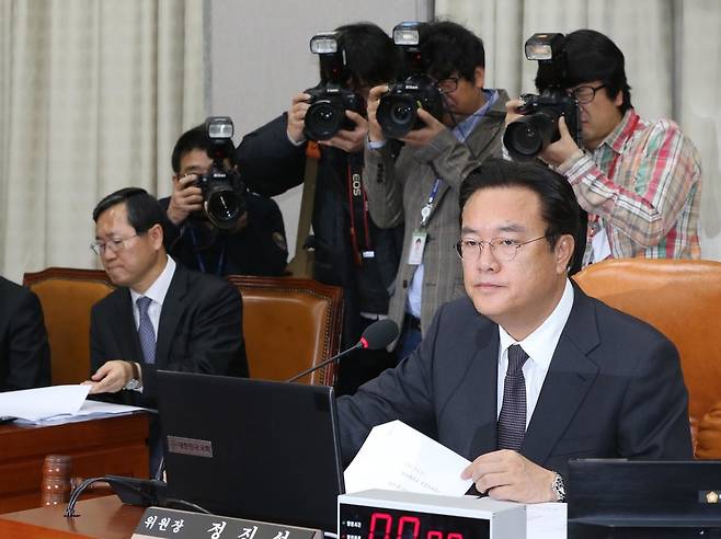 정진석 "사실상의 하야 선언..탄핵 원점 재검토까지 논의해야" | 인스티즈