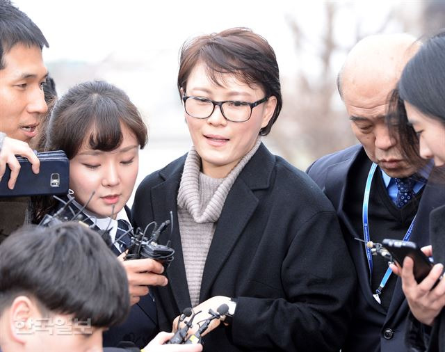 5일 오후 서울 종로구 재동 헌법재판소에 윤전추 행정관이 박근혜 대통령 탄핵심판 관련 증인으로 출석하고 있다. 홍인기 기자