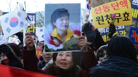 '대통령 탄핵 기각을 위한 국민총궐기 운동본부' 등 보수단체는 7일 서울 강남 일대에서 8차 맞불집회를 연다./ 사진제공=뉴스1