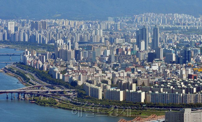 프라임 오피스빌딩의 공급이 이어지면서 서울 오피스 공실률이 상승한 것으로 나타났다. 프라임 오피스가 주변의 대형 오피스의 임차수요를 흡수하면서 공실률 증가는 불가피할 것으로 전망된다. [헤럴드경제DB]