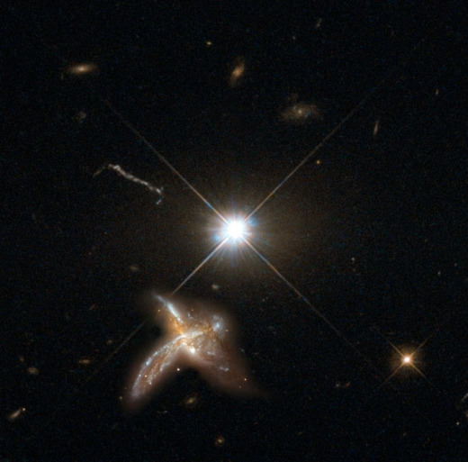 퀘이사와 인근의 합쳐지는 은하. (사진=Max Planck Institute for Astronomy, NASA/ESA Hubble Space Telescope)