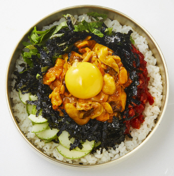 ‘서울 화반’의 멍게비빔밥.