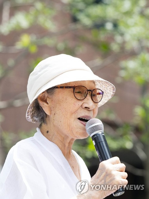 9일 1295차 정기수요시위에서 발언하는 김복동 할머니 / 사진=연합뉴스