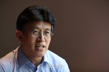 최배근 건국대 경제학과 교수/김영민 기자