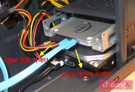 데스크톱 내부의 SSD 장착