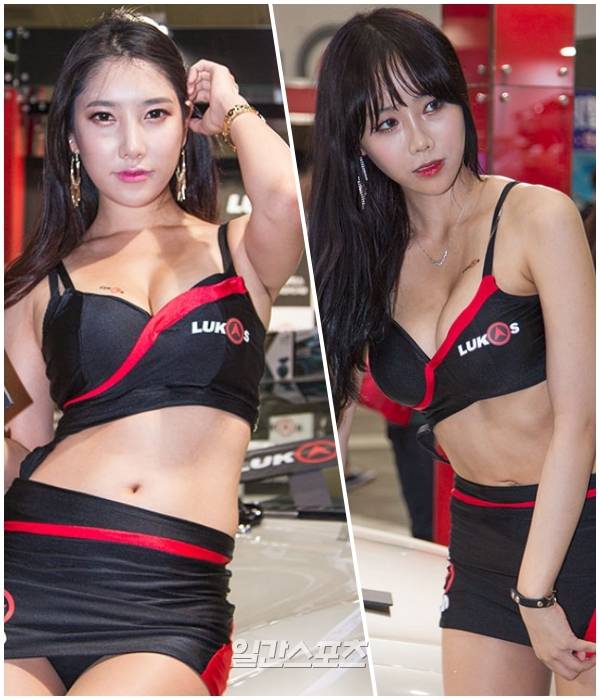 레이싱모델 윤체리, 김류아가 포즈를 취하고 있다.