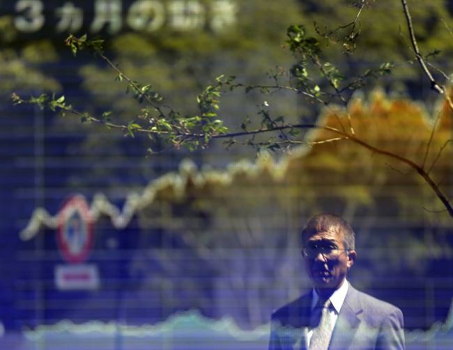 japan-s-monetary-easing-to-further-weaken-yen
