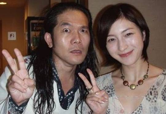히로스에 료코(우), 남편 캔들 준(좌)