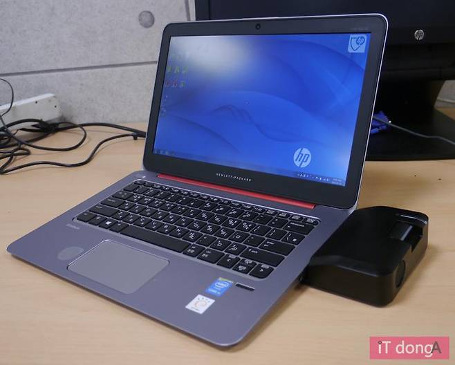 도킹 스테이션 결합