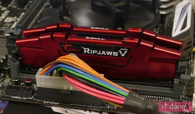 지스킬 PC4-24000 DDR4 메모리