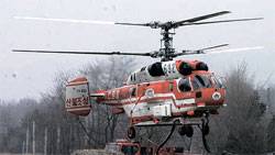 산림청 소방헬기. 2개의 프로펠러가 서로 반대 방향으로 돌아 반작용을 상쇄시키기 때문에 꼬리 프로펠러가 없이도 방향 전환이 가능하다.