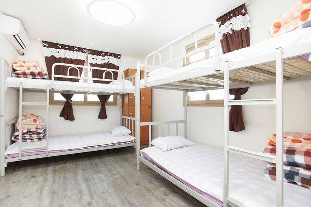기숙사와 비슷한 형태라는 의미에서 일명 ‘도미토리’로 알려진 게스트하우스 내부.