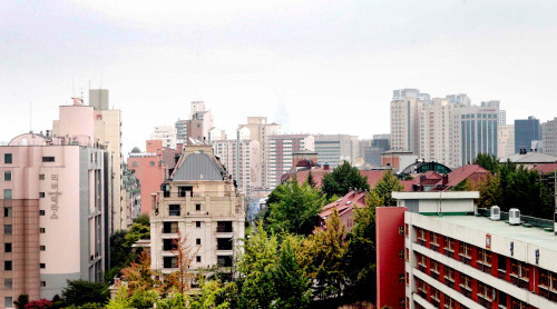 재건축 바람이 불고 있는 서울 강남구 청담동 고급 빌라·아파트 전경.  <매경DB>