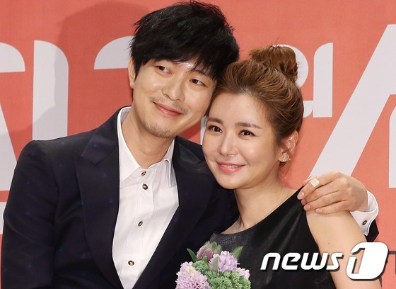 배우 장서희, 가수 윤건이 '님과 함께2'에서 하차한다.  © News1DB