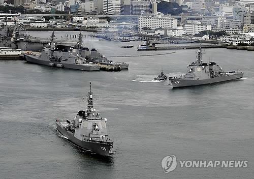 지난 2012년 12월 나가사키현 해상자위대 사세보 기지를 나서는 요격미사일 SM3 탑재 이지스함(교도.연합뉴스.자료사진)