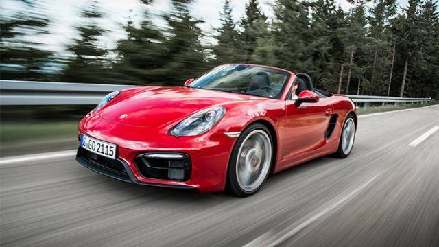 포르쉐 박스터 GTS 주행모습.