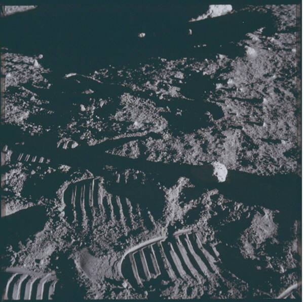 우주비행사들의 발자국. 1969년 11월 아폴로12호 임무중 촬영됐다. 사진=나사