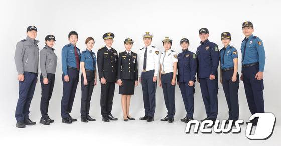 경찰청은 창설 70주년을 맞아 경찰제복 개선안을 선보였다. (경찰청 제공)© News1