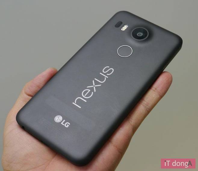 구글 넥서스5X 후면