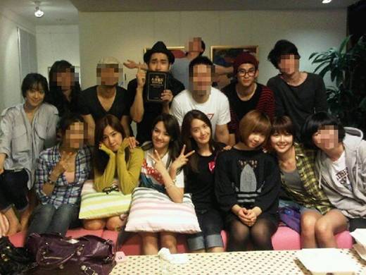 김수현출처:/ 온라인 커뮤니티