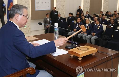 13일 재적 대의원 378명 중 과반수인 197명이 참석한 향군 임시총회가 열렸다. 이날 조남풍 전 향군 회장의 해임안은 152명의 찬성으로 가결 되었다.