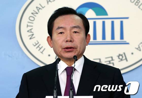 이인제 새누리당 노동시장선진화특위 위원장. 2016.1.19/뉴스1 © News1 박지혜 기자