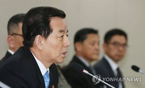 모두발언하는 한민구 장관     (서울=연합뉴스) 한종찬 기자 = 한민구 국방부 장관이 19일 오후 서울 용산구 국방부에서 열린 '대북 전문가 초청 워크숍'에서 모두발언을 하고 있다. 외부 전문가들이 참여한 이 워크숍에서 국방부는 북한 핵실험에 관한 분석 결과를 공유하고 대응 방안을 모색한다. 2016.1.19     saba@yna.co.kr