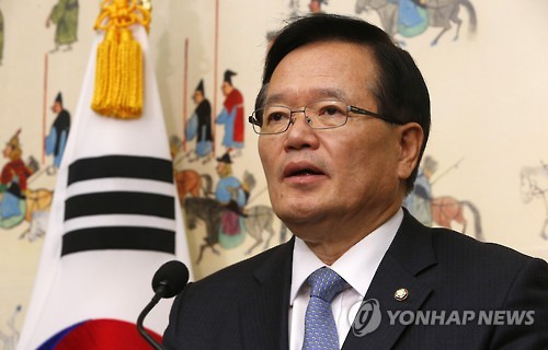 정의화 국회의장 "직권상정은 못한다"     (서울=연합뉴스) 황광모 기자 = 정의화 국회의장이 21일 오후 국회에서 최근 국회 상황과 관련한  현안 기자회견을 하고 있다.  의장은 여당의 국회 선진화법 개정 움직임과 관련해 "국회 의사결정은 법테두리 내에서 해야하며 직권상정은 못한다"고 못 박았다.