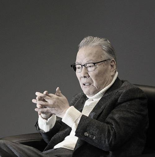 자신을 우물 파는 인간이라고 명명하는 이어령.