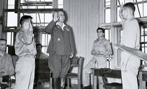 1946년 필리핀 마닐라 군사법정에 선 일본의 야마시타 도모유키 장군. 마닐라 대학살 책임으로 교수형에 처해졌다. [사진 글항아리]