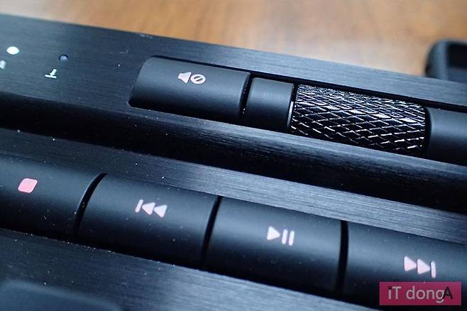 미디어 컨트롤 버튼