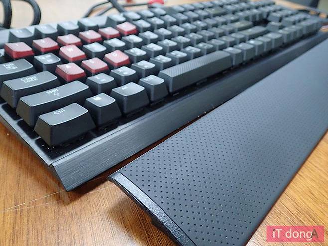 키보드 손목 받침대