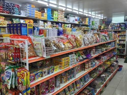 남대문시장 내 수입 과자점. / 박원익 기자