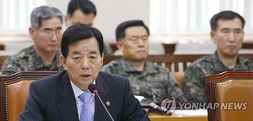 <北미사일 발사> 향후 대책 설명하는 한민구 장관        (서울=연합뉴스) 황광모 기자 = 북한이 미사일을 발사한 7일 오후 국회 국방위원회에서 열린 긴급 현안보고에서 한민구 국방부 장관이 향후 정부 대책을 설명하고 있다.   2016.2.7      hkmpooh@yna.co.kr