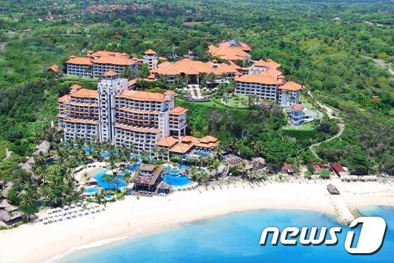 니꼬발리 리조트는절벽 위에서 보면 4층 건물이 되고 절벽에 아래 바다에서 보면 16층 건물이 된다. (니꼬발리 페이스북 출처)© News1 travel