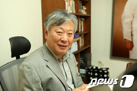 이문열 신임 한국예술인복지재단 이사장. 사진-문체부 © News1