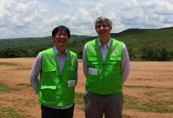 김현철 교수와 함께 말라위 프로젝트를 진행하고 있는 폽엘리케쉬 교수. 그는 김현철 교수가 컬럼비아대학교에서 박사과정을 밟을 당시 지도교수 였다.