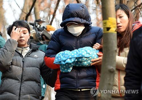 친딸을 숨지게 한 어머니 박모(42)씨