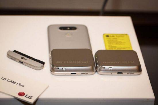 모듈식 디자인을 채택한 LG G5. (사진=씨넷)