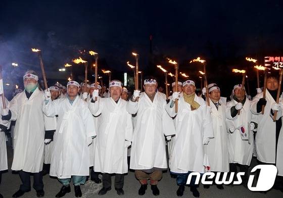지난해 경북 안동에서 열린 3.1절 만세재현 행사/사진제공=안동시 © News1