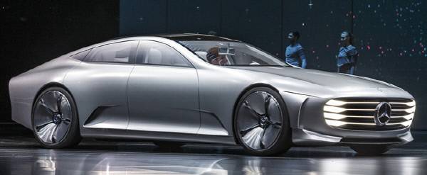 메르세데스-벤츠가 2015 프랑크푸르트 모터쇼에서 공개한 미러리스 콘셉트카 ‘콘셉트 IAA’