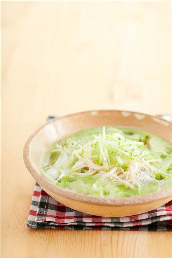 완두콩국수