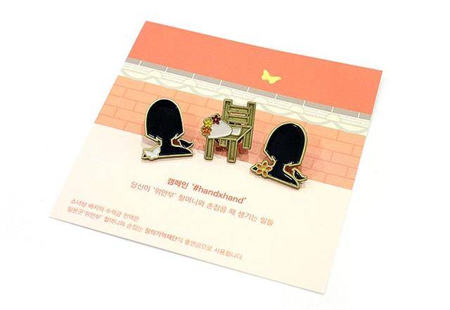 소녀상 배지. 사진 마리몬드 누리집