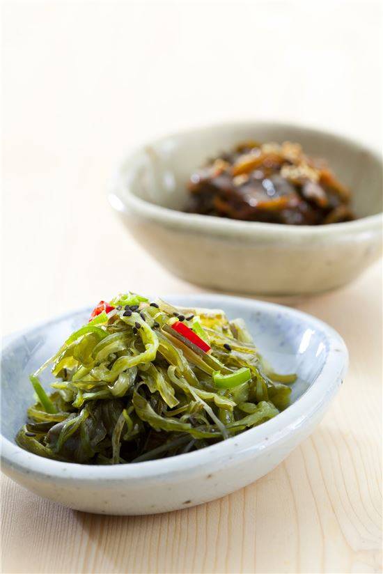 미역줄기무침과 미역줄기볶음