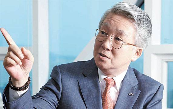 박동훈 르노삼성차 사장 내정자는 “앞으로 ‘삼성’보다 ‘르노’의 색깔을 덧입혀 가는 게 경쟁력을 높이는 길”이라고 강조했다. [사진 르노삼성차]