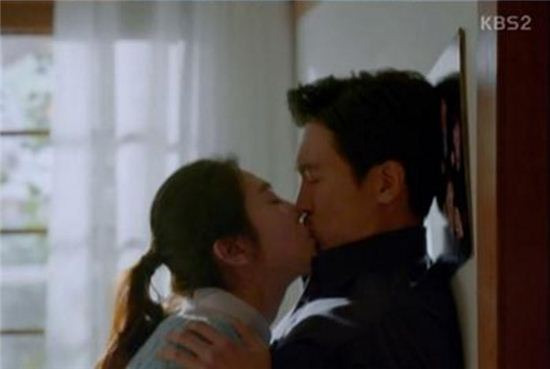 베이비시터 신윤주, 김민준. 사진=KBS 방송화면 캡처.