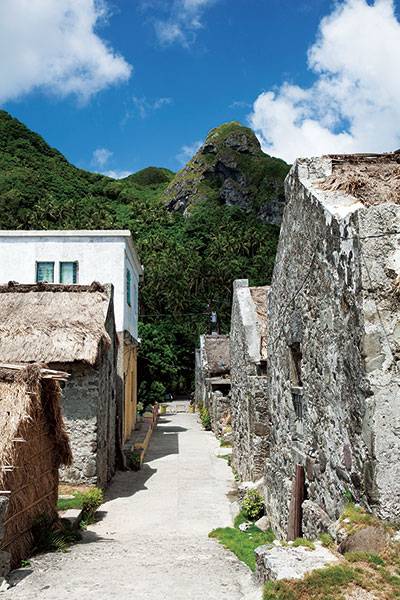 돌로 만든 이바탄 전통집