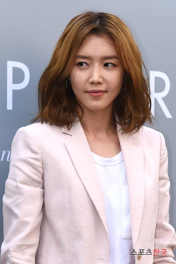 알파드 론칭 포토월 행사에 참석하는 채정안. 사진=장동규 기자 jk31@hankooki.com