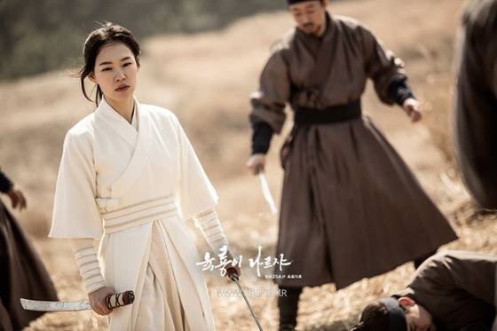 '육룡이 나르샤' 여성의 몸으로 극강의 무술 실력을 발휘하는 척사광(한예리 분). ⓒ News1star / SBS