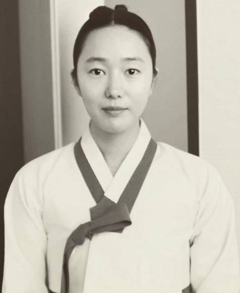 윤진서